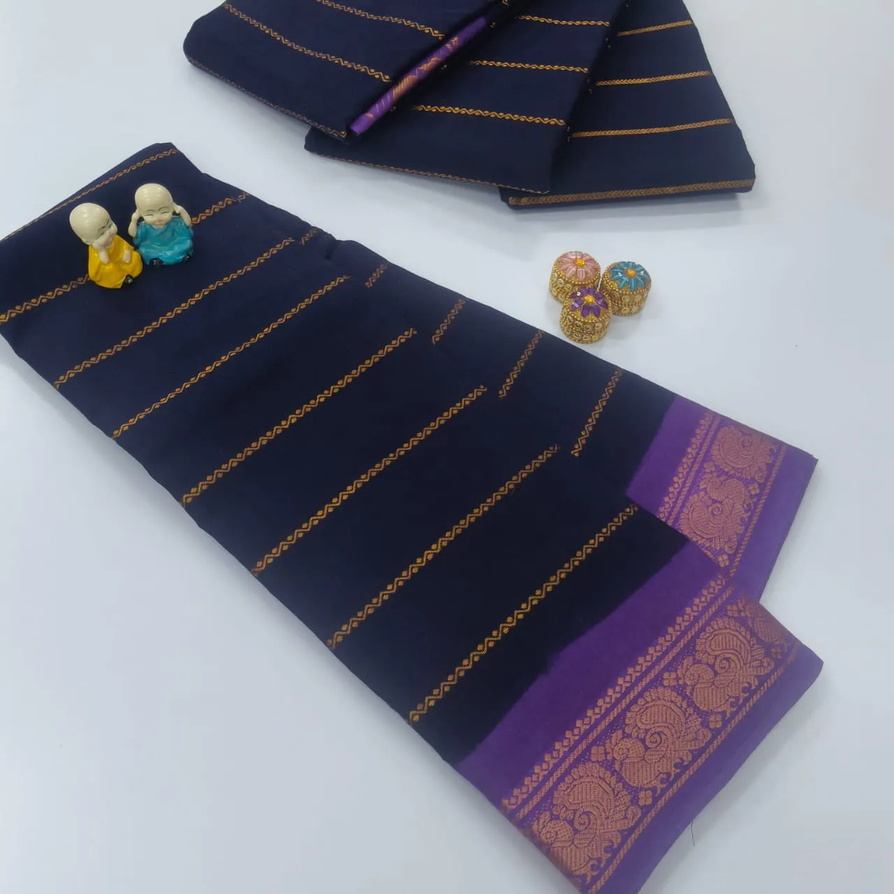 Zari Paisley Border Sungudi Saree